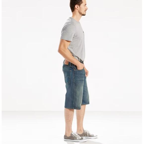Levi Strauss & Co 569 Medium Wash Loose Fit Shorts Size 34 Waist - Picture 1 of 5